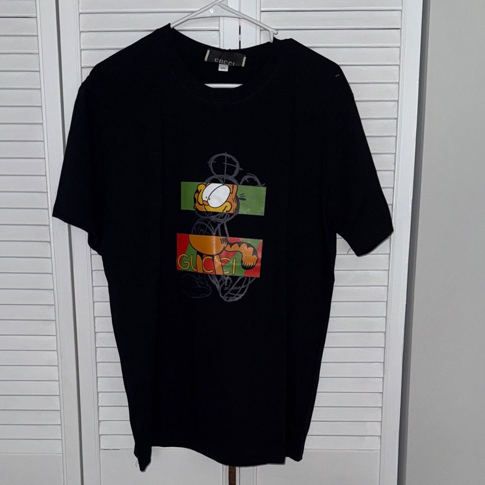 Chuchi Black Graphic Short Sleeve Tee